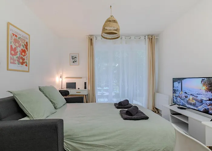 L'atelier Botanique - Parking - Airport 15' * Мериньяк